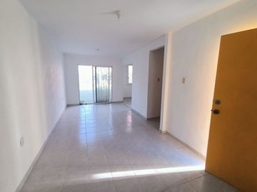 Casa de 4 recámaras (una en planta baja) en Fracc. Geovillas del Puerto