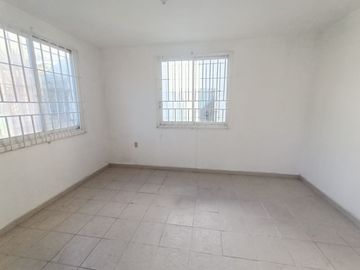Casa de 4 recámaras (una en planta baja) en Fracc. Geovillas del Puerto