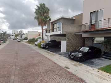 Cumbres del Lago, Juriquilla, Querétaro en calle de Lago Yalahan # 237