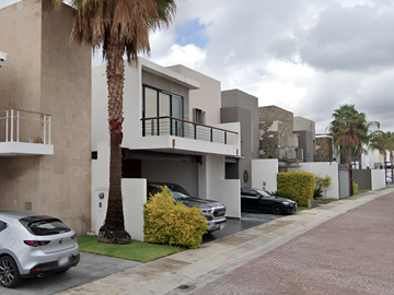 Cumbres del Lago, Juriquilla, Querétaro en calle de Lago Yalahan # 237