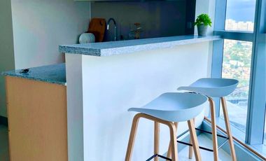 Sunrise Serenity: Rent a 1 Bedroom Corner Unit at Uptown Parksuites. Experience Luxury Living on the 42nd floor. Inquire for Details!
