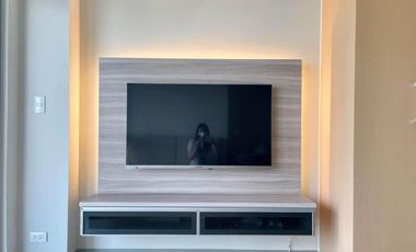 Sunrise Serenity: Rent a 1 Bedroom Corner Unit at Uptown Parksuites. Experience Luxury Living on the 42nd floor. Inquire for Details!