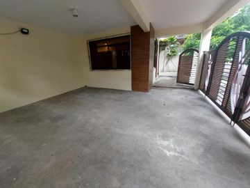 20M - 2 Storey House and Lot for sale in Filinvest Subdivision Batasan Hills Commonwealth Quezon City