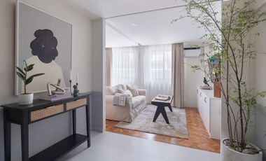 Stylishly Furnished 1-Bedroom Condo with Convertible 2nd Bedroom, Roof Deck, and More in Merville, Parañaque For SALE!