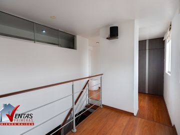 VENTA BELLO DEPARTAMENTO DUPLEX EN SURCO, CERCA A LA AV. BENAVIDES CON HIGUERETA