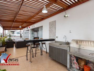 VENTA BELLO DEPARTAMENTO DUPLEX EN SURCO, CERCA A LA AV. BENAVIDES CON HIGUERETA