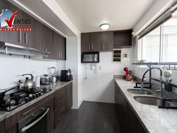 VENTA BELLO DEPARTAMENTO DUPLEX EN SURCO, CERCA A LA AV. BENAVIDES CON HIGUERETA