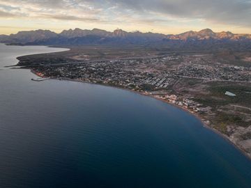 Terreno de uso mixto frente al mar, en venta Loreto Baja California Sur.