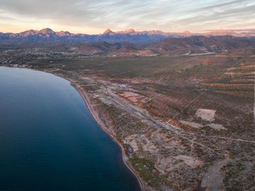 Terreno de uso mixto frente al mar, en venta Loreto Baja California Sur.