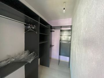Se Vende Casa en REAL DEL LAGO, Circuito del Lago Poniente MZ 7 LT 7, Colonia del Lago, Villa Nicolás Romero, Estado de México, México