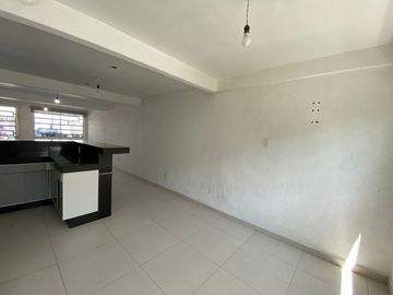 Se Vende Casa en REAL DEL LAGO, Circuito del Lago Poniente MZ 7 LT 7, Colonia del Lago, Villa Nicolás Romero, Estado de México, México