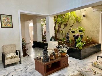 Casa colonial en la tradicional colonia García Ginerés