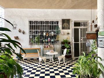 Casa colonial en la tradicional colonia García Ginerés