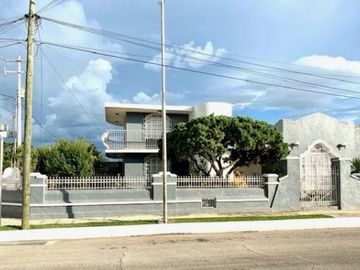 Casa colonial en la tradicional colonia García Ginerés