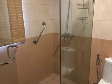 Woodridge Place, Tagaytay Highlands 4BR with 2 Parking Slots