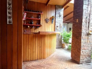 VENDO HERMOSA CASONA IDEAL HOTEL, ACADEMIA, RESIDENCIA Y/O PROYECTO, EN EL CERCADO DE AREQUIPA