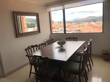 Lujoso Penthouse en venta 345m2C a pocas cuadras del centro de Cuenca