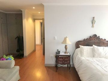 Lujoso Penthouse en venta 345m2C a pocas cuadras del centro de Cuenca