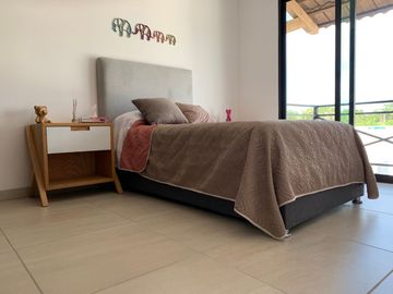 Casa de 3 recámaras con alberca en condominio en Residencial Terra Vita, Fraccionamiento Santa Fe, Xochitepec, Mor.