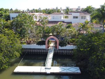 CASA CON MUELLE EN NUEVO VALLARTA
