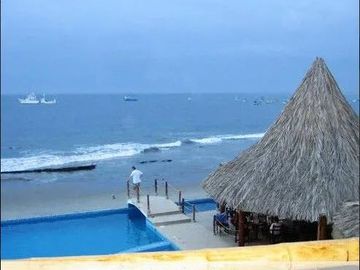 HOTEL en MANCORA en VENTA, HOTEL DE PLAYA, 1600 M2