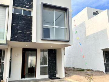 Casa Zona Valdepeñas, San Isidro en Zapopan