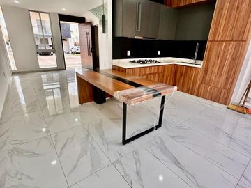 Casa Zona Valdepeñas, San Isidro en Zapopan
