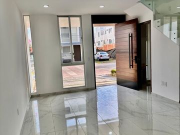 Casa Zona Valdepeñas, San Isidro en Zapopan