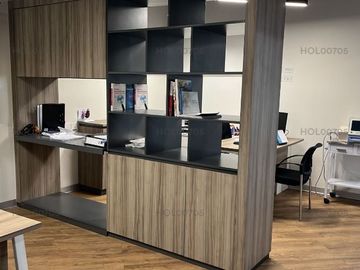 ALQUILO IMPECABLE OFICINA EN CENTRO EMPRESARIAL