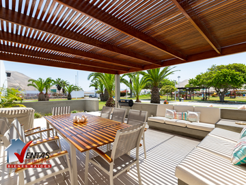 HERMOSA CASA DE PLAYA VISTA A PARQUE CON TERRAZA, PARRILLA Y PISCINA. EN 7MA FILA, MODERNA DE 2 PLANTAS VISTA A LA ÁREA DE JUEGOS Y PISCINA
