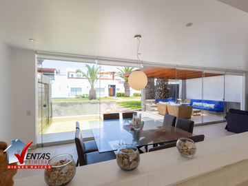 HERMOSA CASA DE PLAYA VISTA A PARQUE CON TERRAZA, PARRILLA Y PISCINA. EN 7MA FILA, MODERNA DE 2 PLANTAS VISTA A LA ÁREA DE JUEGOS Y PISCINA