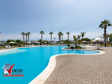HERMOSA CASA DE PLAYA VISTA A PARQUE CON TERRAZA, PARRILLA Y PISCINA. EN 7MA FILA, MODERNA DE 2 PLANTAS VISTA A LA ÁREA DE JUEGOS Y PISCINA