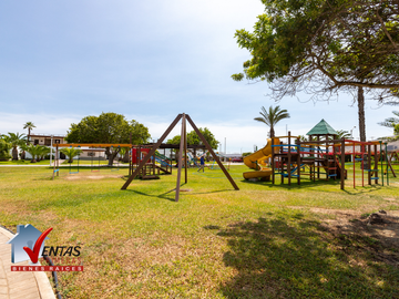 HERMOSA CASA DE PLAYA VISTA A PARQUE CON TERRAZA, PARRILLA Y PISCINA. EN 7MA FILA, MODERNA DE 2 PLANTAS VISTA A LA ÁREA DE JUEGOS Y PISCINA