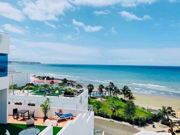 Casa de venta en Urbanizacion privada Manta Manabí