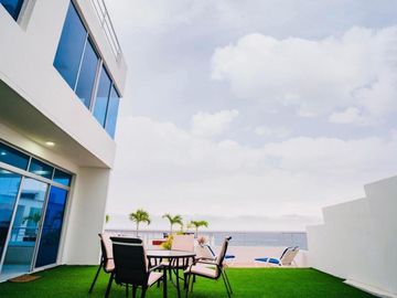 Casa de venta en Urbanizacion privada Manta Manabí