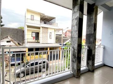 Rumah 2 Lantai Luas 155 di Akordion Sukarno Hatta Suhat Malang