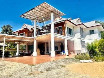 Bighouses big land for sale in Sansai District, Chiang Mai