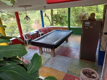 Te vendo esta extensa y hermosa finca muy bien ubicada en una excelente vereda de Barbosa.