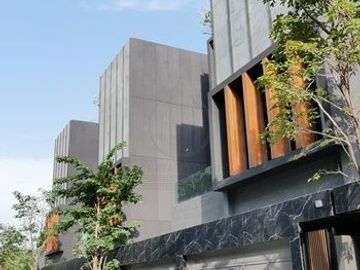 For Sale 5 bedrooms Biburi Village Srinakarin