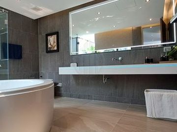 For Sale 5 bedrooms Biburi Village Srinakarin