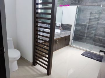 CASA EN VENTA EN JACARANDAS, TRES MARIAS
