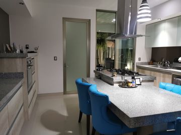 CASA EN VENTA EN JACARANDAS, TRES MARIAS