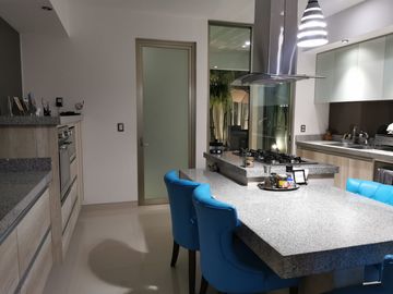 CASA EN VENTA EN JACARANDAS, TRES MARIAS