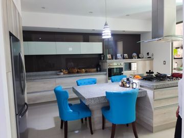 CASA EN VENTA EN JACARANDAS, TRES MARIAS