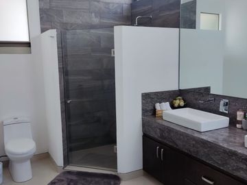 CASA EN VENTA EN JACARANDAS, TRES MARIAS