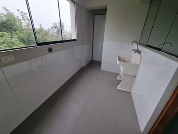 Lindo Dpto Impecable en Condominio en Av Buena Vista Chacarilla - San Borja