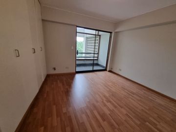 Lindo Dpto Impecable en Condominio en Av Buena Vista Chacarilla - San Borja