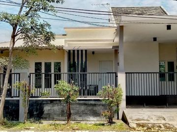 Rumah Hook Lebar 12m di Babatan Pratama Surabaya Barat