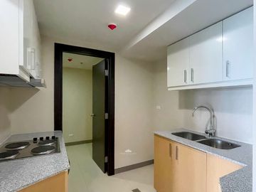 Uptown Parksuites 3 Bedroom Unit For Sale