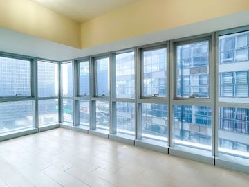 Uptown Parksuites 3 Bedroom Unit For Sale